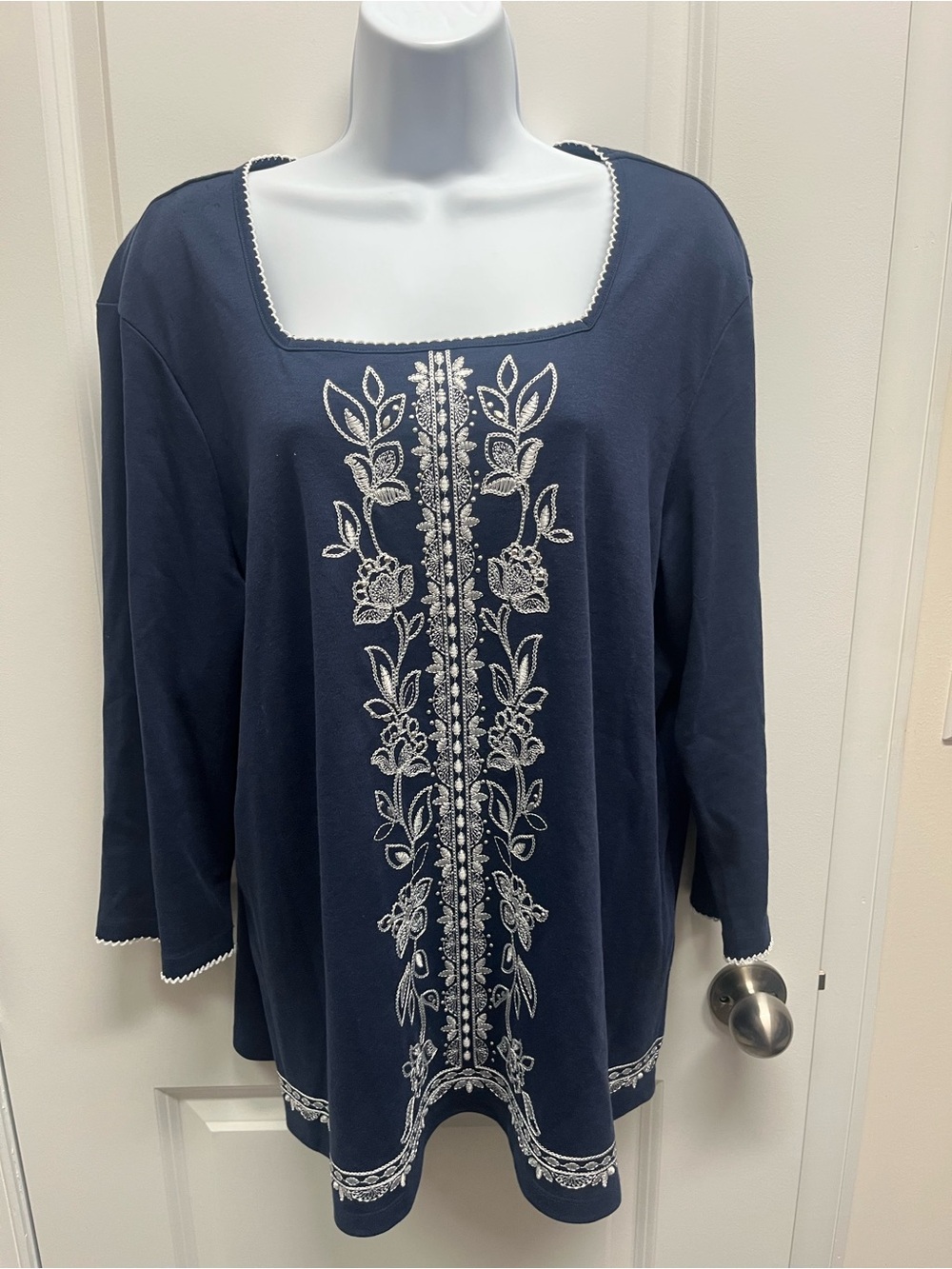 Coastal Grandma Navy Floral Embroidered Top XL Square Neck Cottage Alfred Dunner